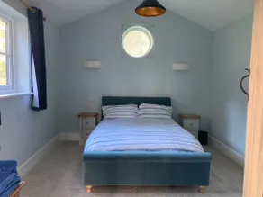 1 bedroom guest house - Image 3