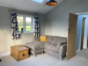 1 bedroom guest house - Image 2