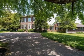 Historical Mansion 7BD Vacation Home in Derby City - Image 2