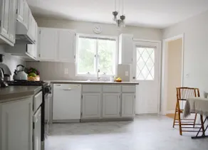 Bright 10 Bed Stylish Cozy Home in NYC Suburb ID REQUIRED - Image 5