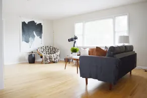 Bright 10 Bed Stylish Cozy Home in NYC Suburb ID REQUIRED - Image 4