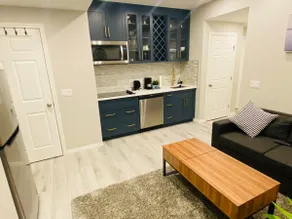 Cozy 2-bedroom suite in Calgary - Image 4