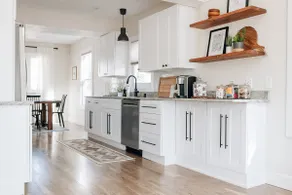 Urban Oasis! Centrally located home. King beds. - Image 3