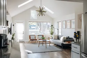Urban Oasis! Centrally located home. King beds. - Image 2
