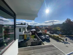 New home w/Hot Tub, in Town, Walk Everywhere - Image 4