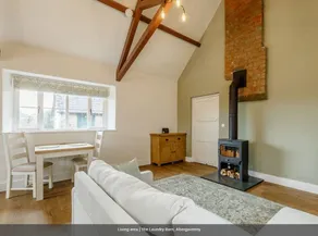 Grade II listed barn conversion & Hot-tub - Image 5