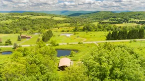 Quaint Catskills Cabin with Panoramic Views - Image 4