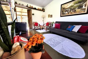 Small farmhouse with a lake in the yard - Image 4