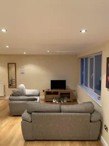 Quayside flat with spectacular view and balcony - Image 5