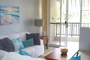 3BDR Wi-Fi Parking Pool AC 2 min from the Beach Deposit Required - Image 5