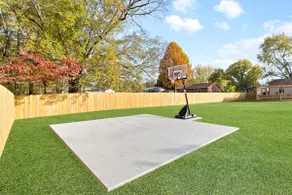 Private Yard: Hot Tub/B-Ball Court/X-Box/Fire Pit! - Image 2