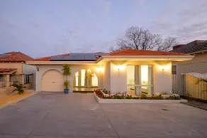 Bentley Cosy 3 Bedroom Home | Netflix Alexa - Image 2