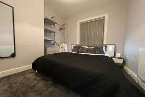 Luxury 2-bed Apartment Lindley Huddersfield - Image 4