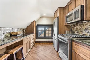 Lavish Squirrel Hill - 3rd Floor - Image 2