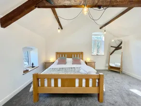 2 Bedroom Private Guest House With hot tub - Image 5