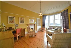 Lovely 2 bedroom flat by park (near station) - Image 3