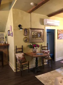 The Village Loft: UNIQUE 1 BDRM W/ PRIVATE DECK - Image 3