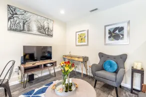 Rose City Cottage (Private Back Home) - Image 3