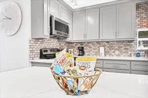 🏡Cozy Cottage Gated & Pet Friendly Sleeps 6🐶 - Image 5