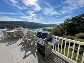 Hillside villa with 9-mile lake views - Image 4
