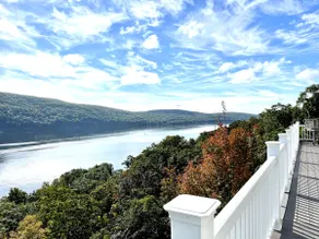 Hillside villa with 9-mile lake views - Image 5