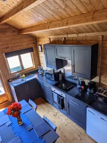 Countryside Dog-Friendly Cabin Hot Tub EV Charger - Image 4