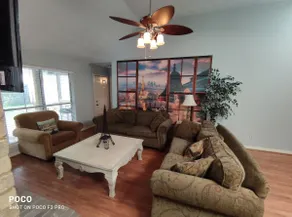 Cozy 3 bed home with a touch of Paris - Image 2