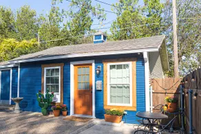 Adorable Studio Guesthouse in the Heart of Waco - Image 2