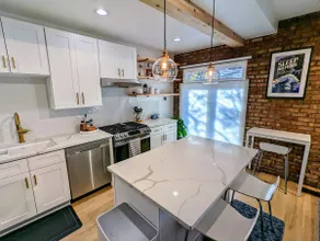 Cheerful 3 story townhouse Old Town/LP - Image 2