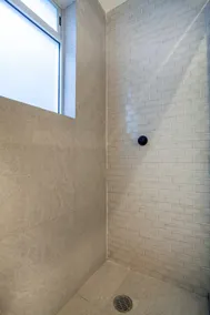 Double Exterior Suite 101 - Image 3