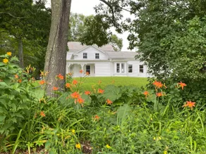 Exceptionally beautiful and spacious country home - Image 2
