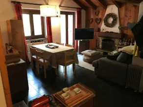 Wood and stone Chalet apartment - Image 2