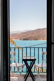 Vacation Studio in the town of Armenistis - Image 2