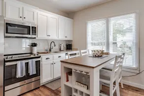 Cutest Studio on Church Street! - Image 4
