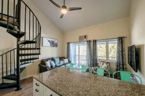 White Mountain Farmhouse - Image 2