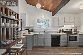 Family Friendly | Near Lake & Airport | No Chores - Image 4