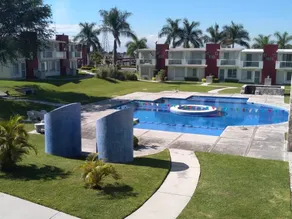 NICE VACATION HOME, WITH BEAUTIFUL GARDENS - Image 2