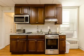 Lovely XL 3 Bed/1 Bedroom Apt in South Brooklyn! - Image 2
