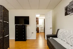 Lovely XL 3 Bed/1 Bedroom Apt in South Brooklyn! - Image 4
