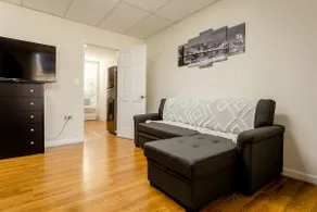 Lovely XL 3 Bed/1 Bedroom Apt in South Brooklyn! - Image 5