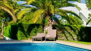 Private Garden! Fully Air Conditioned, WiFi & Pool - Image 2
