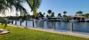 Full condo w/Pool,Walk to Beach&Scenic Dock Access - Image 2