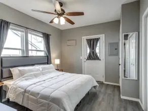 Modern Downtown 1BR | In-Unit W/D | Walk to Shops - Image 2