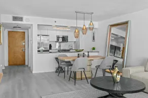 High Rise Unit in the heart of Brickell - Image 4