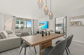 High Rise Unit in the heart of Brickell - Image 2