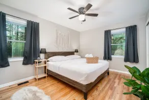 Spacious 3 BR home with King suite - Image 2