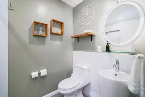 Spacious 3 BR home with King suite - Image 4