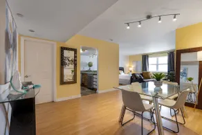 NEW 'SeaBreeze' Bright Studio Ocean Drive #505 - Image 4