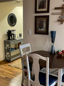 Lovely Basement Apartment, 1 Bdrm, private entry - Image 5