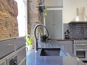 Modern 3 Bedroom Flat in Glasgow - Image 3